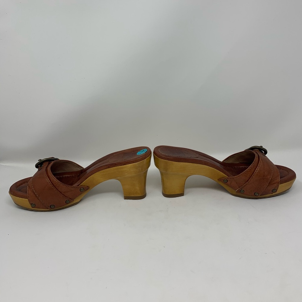 Frye Rust Colored Heel - Picture 2 of 4